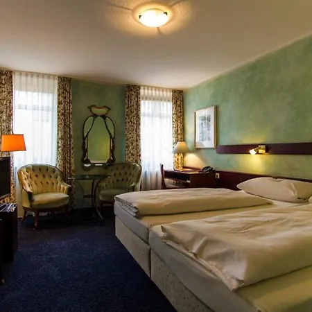 מלון Stadt-hotel Gbr לוראך